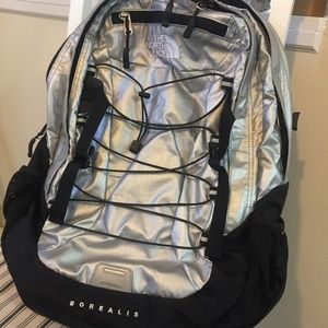 North Face Backpack_Metallic Silver